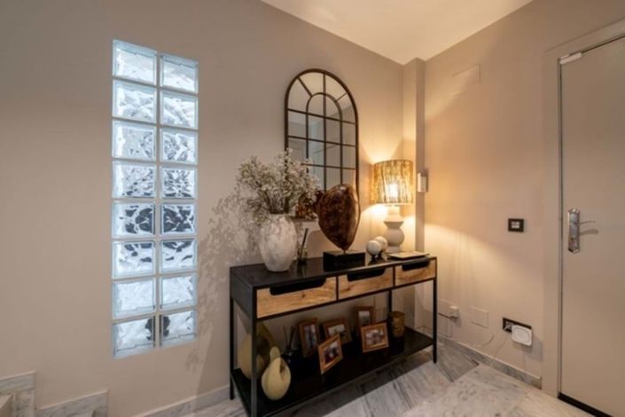 Image No.17-4 Bed Townhouse for sale