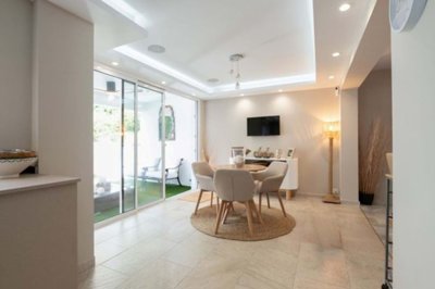 1447-639221-78d1f4f8b6655591b02d22fabb36a692d