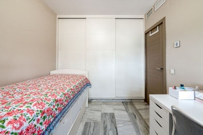 Image No.30-4 Bed Townhouse for sale