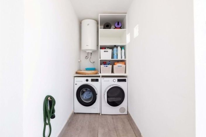 Image No.35-4 Bed Townhouse for sale