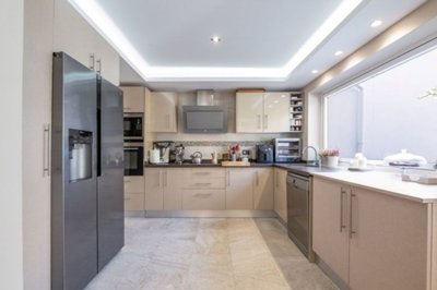 1447-639221-78d1f4f8b6655591b02d22fabb36a692d