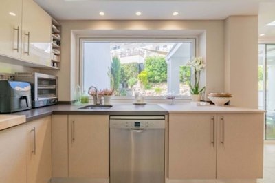 1447-639221-78d1f4f8b6655591b02d22fabb36a692d