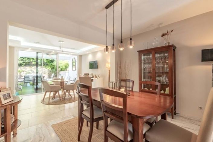 Image No.7-4 Bed Townhouse for sale