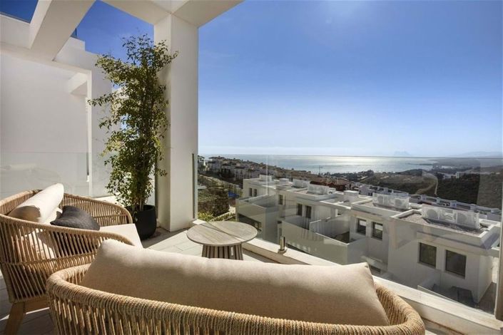 Image No.26-3 Bed Townhouse for sale