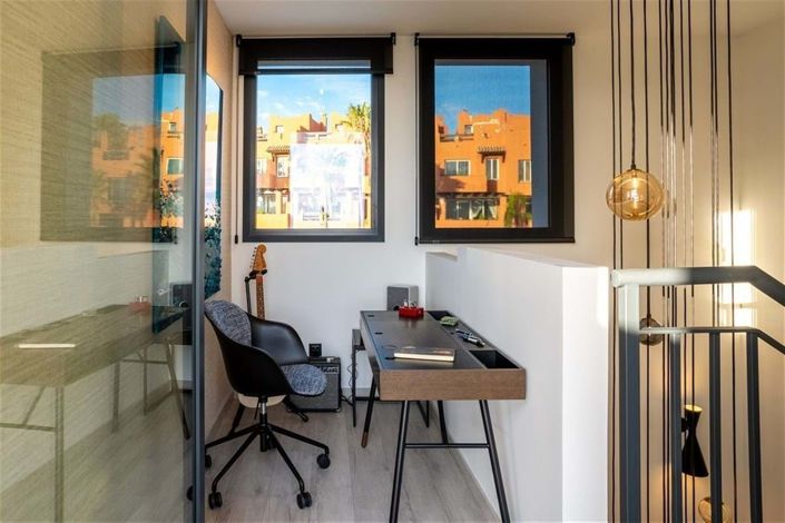 Image No.33-3 Bed Townhouse for sale