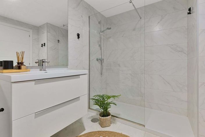 Image No.20-3 Bed Apartment for sale