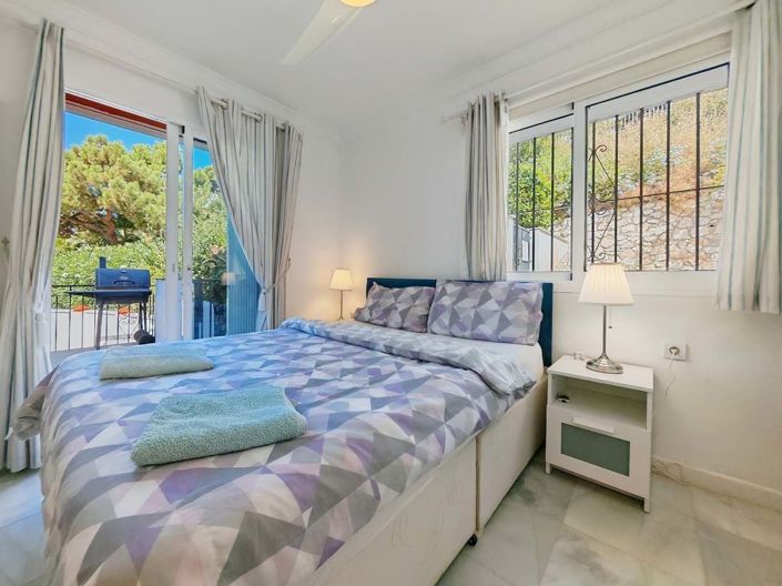 Image No.19-5 Bed Townhouse for sale