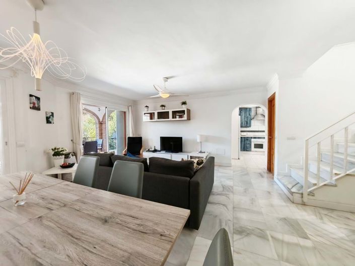 Image No.5-5 Bed Townhouse for sale