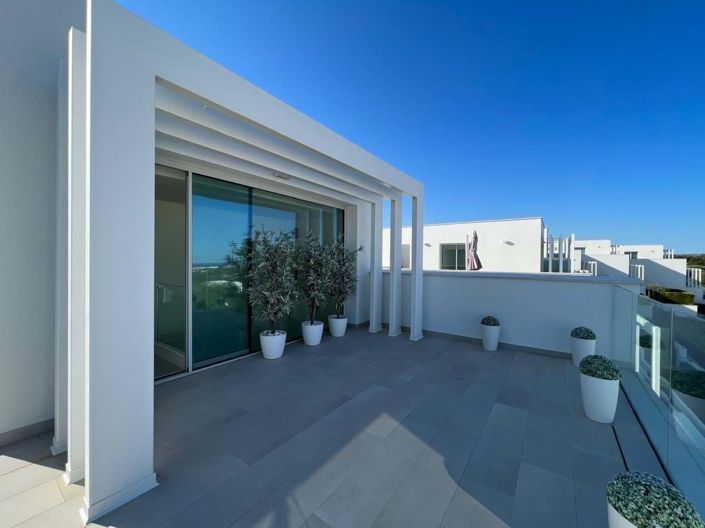 Image No.68-3 Bed Townhouse for sale