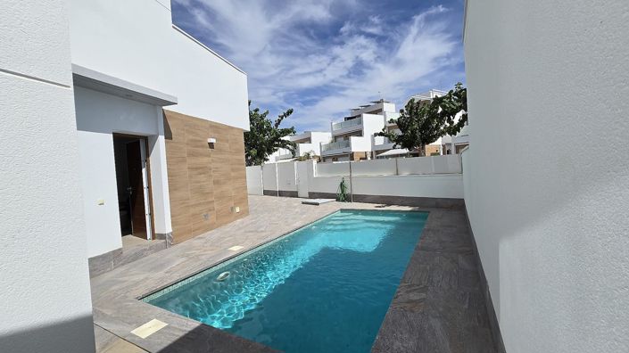 Image No.10-3 Bed Villa for sale