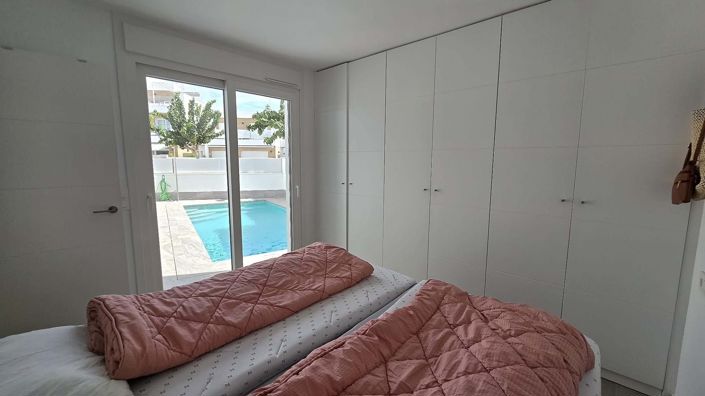 Image No.25-3 Bed Villa for sale