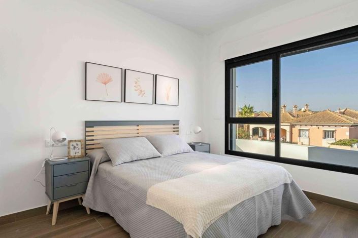 Image No.27-3 Bed Semi-Detached for sale