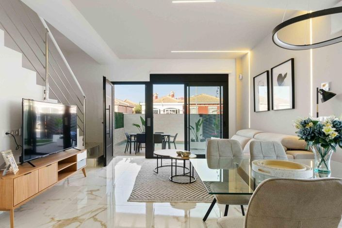 Image No.9-3 Bed Semi-Detached for sale