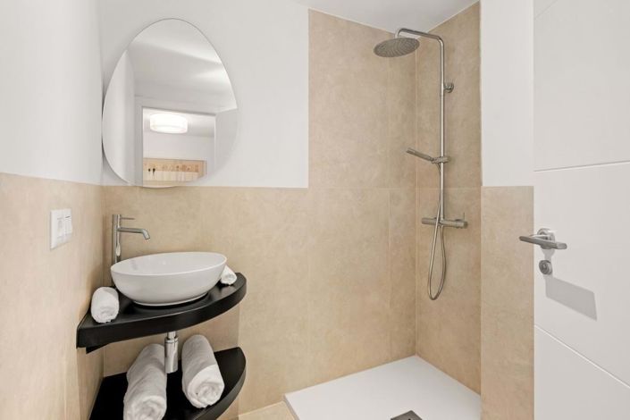 Image No.21-3 Bed Property for sale