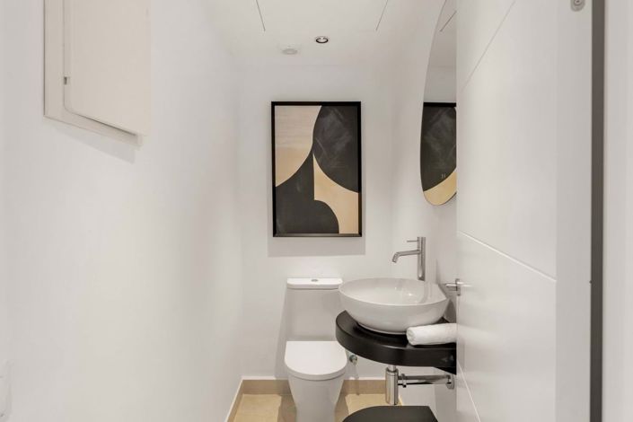 Image No.23-3 Bed Property for sale