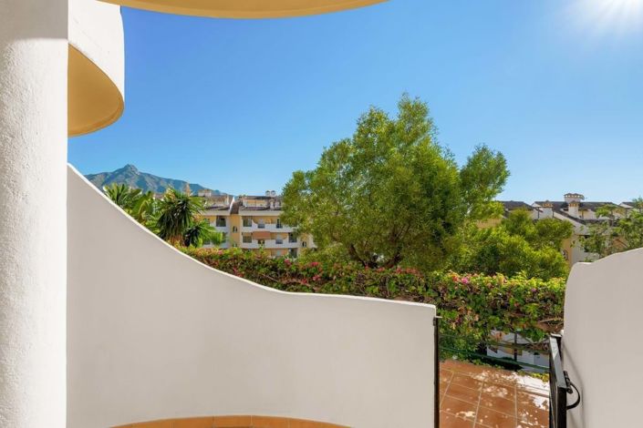 Image No.26-3 Bed Property for sale