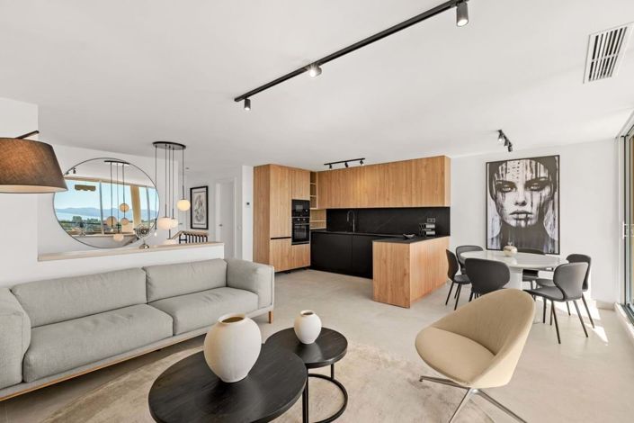 Image No.3-3 Bed Property for sale