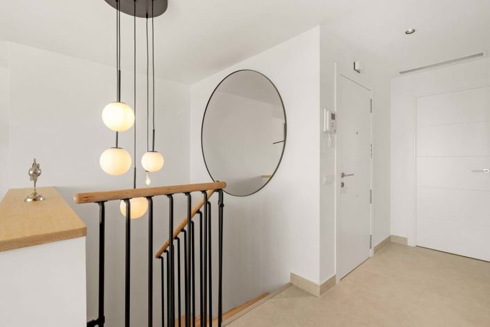 Image No.8-3 Bed Property for sale