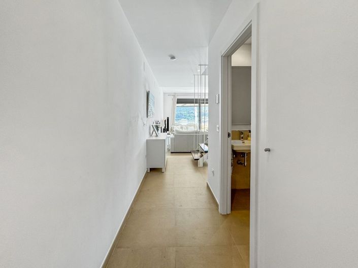 Image No.10-4 Bed Townhouse for sale