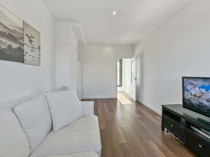 Image No.32-4 Bed Townhouse for sale