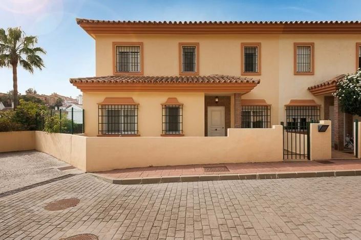 Image No.19-3 Bed Villa for sale
