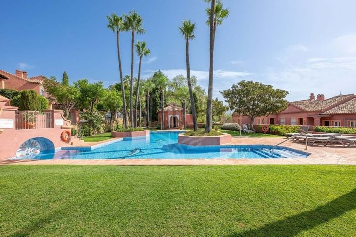 Image No.2-4 Bed Property for sale