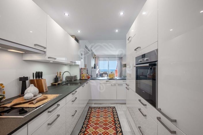 Image No.19-4 Bed Property for sale