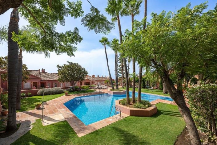 Image No.27-4 Bed Property for sale