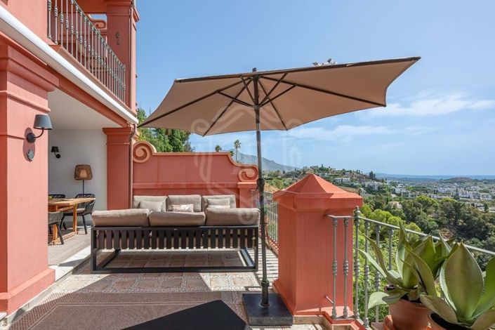 Image No.28-4 Bed Property for sale