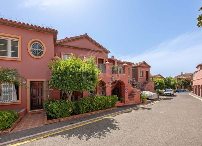 Image No.5-4 Bed Property for sale