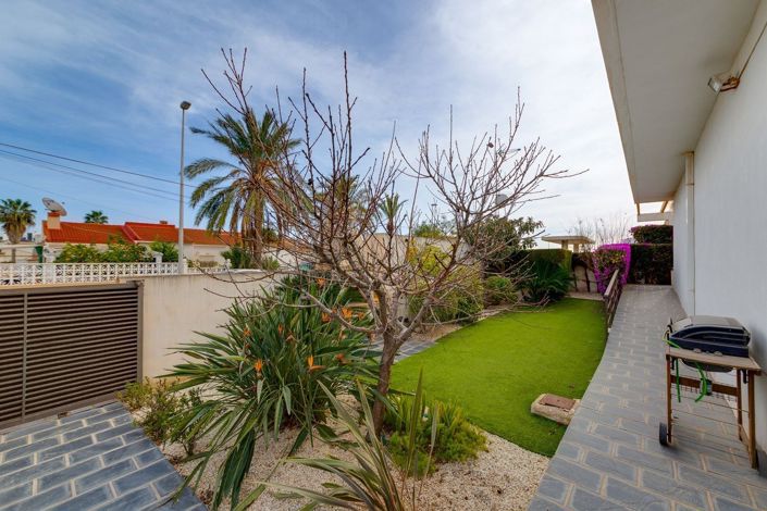 Image No.26-2 Bed Bungalow for sale