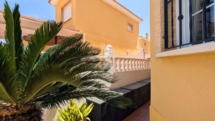 Image No.10-2 Bed Villa for sale