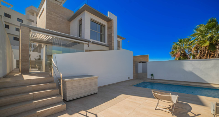 Image No.1-4 Bed Villa for sale
