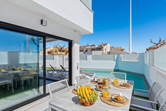 Image No.2-3 Bed Villa for sale