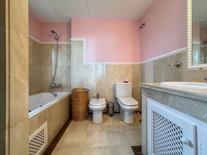 Image No.29-2 Bed Apartment for sale