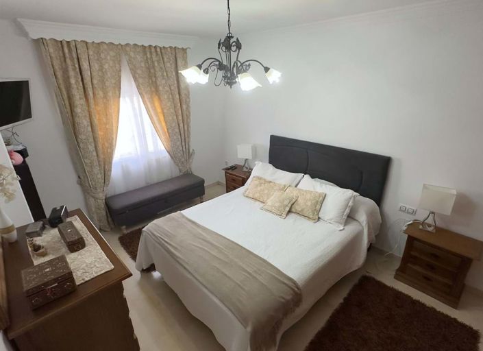 Image No.2-5 Bed Villa for sale