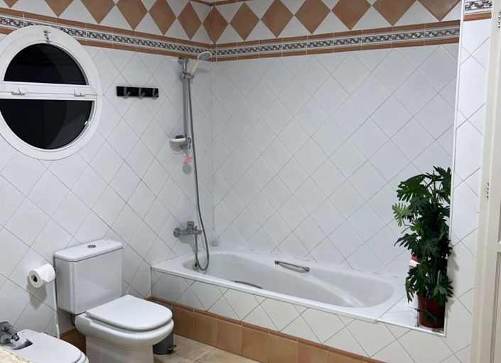 Image No.25-5 Bed Villa for sale