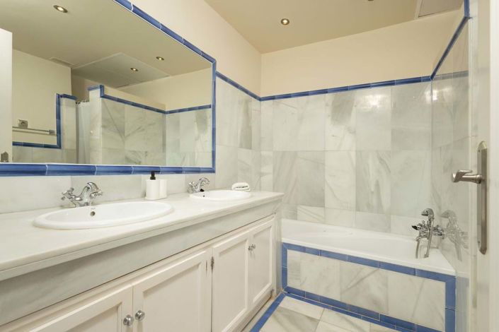 Image No.20-2 Bed Apartment for sale