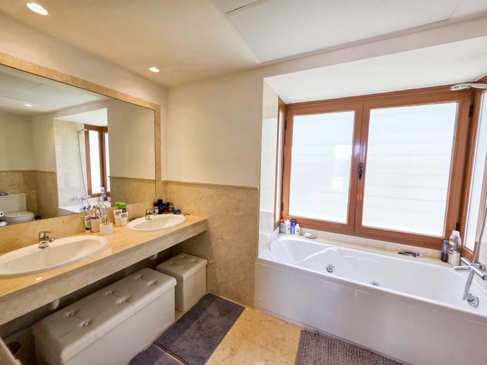 Image No.40-Jumelé de 3 chambres à vendre à Casares