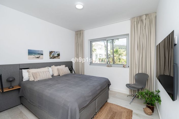 Image No.10-3 Bed Apartment for sale