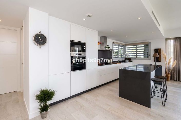 Image No.15-3 Bed Apartment for sale