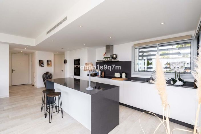 Image No.18-3 Bed Apartment for sale