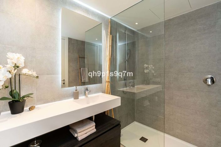 Image No.22-3 Bed Apartment for sale