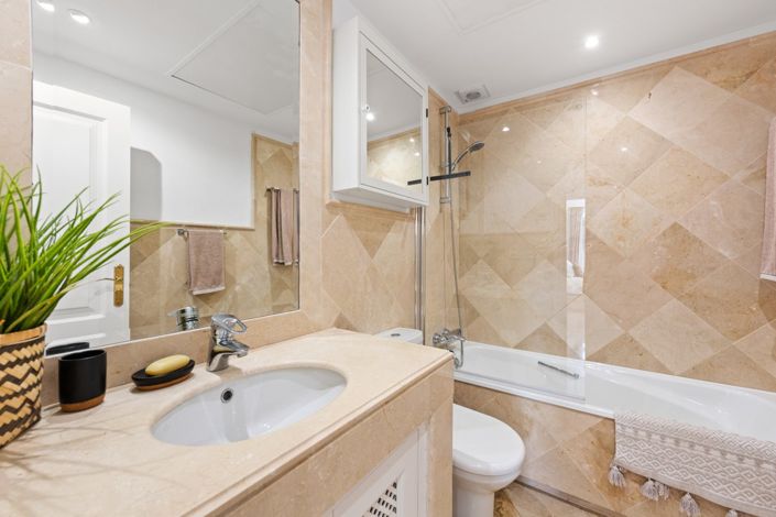 Image No.36-3 Bed Apartment for sale