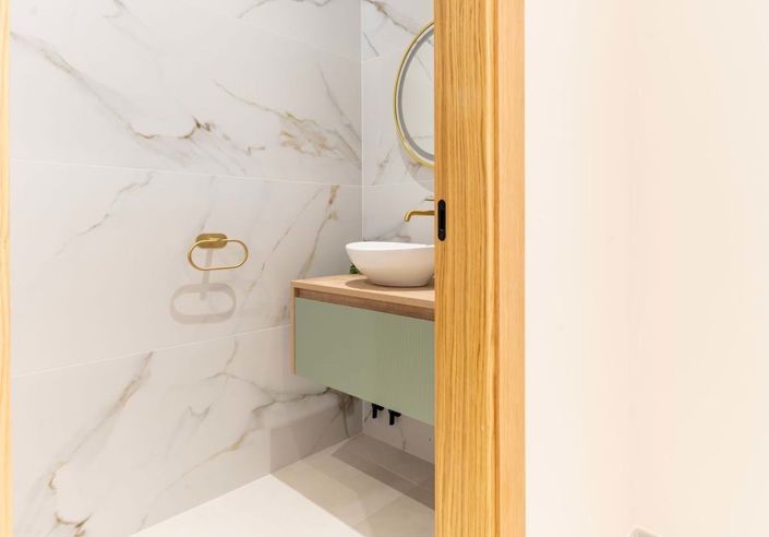 Image No.32-4 Bed Townhouse for sale