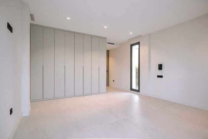 Image No.24-Villa de 4 chambres à vendre à Estepona