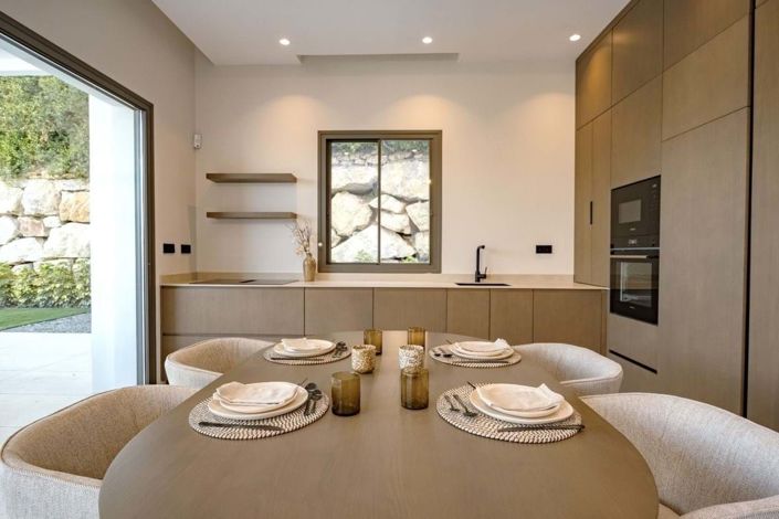 Image No.3-Villa de 4 chambres à vendre à Estepona