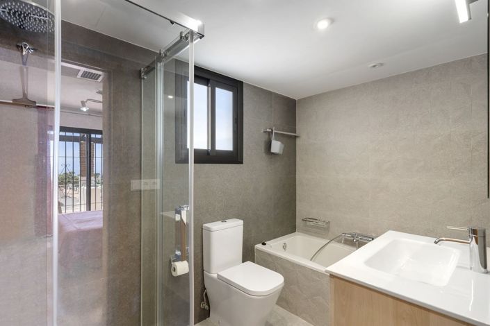 Image No.18-5 Bed Semi-Detached for sale