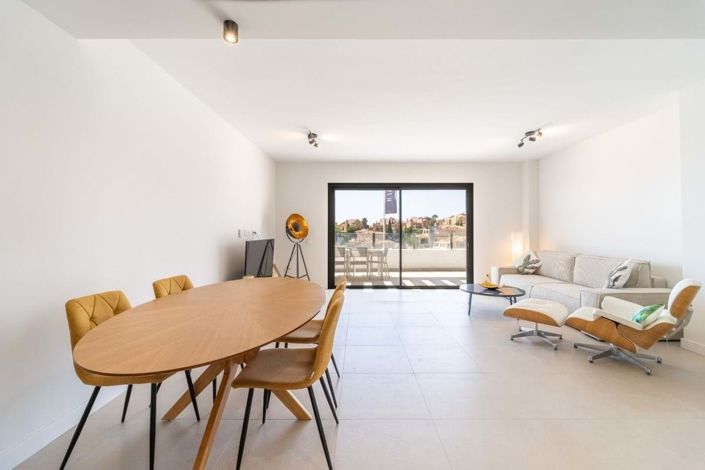 Image No.8-3 Bed Apartment for sale