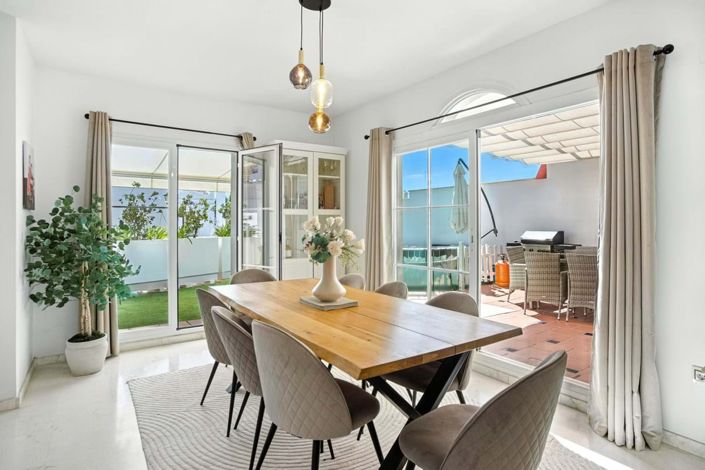 Image No.17-3 Bed Townhouse for sale